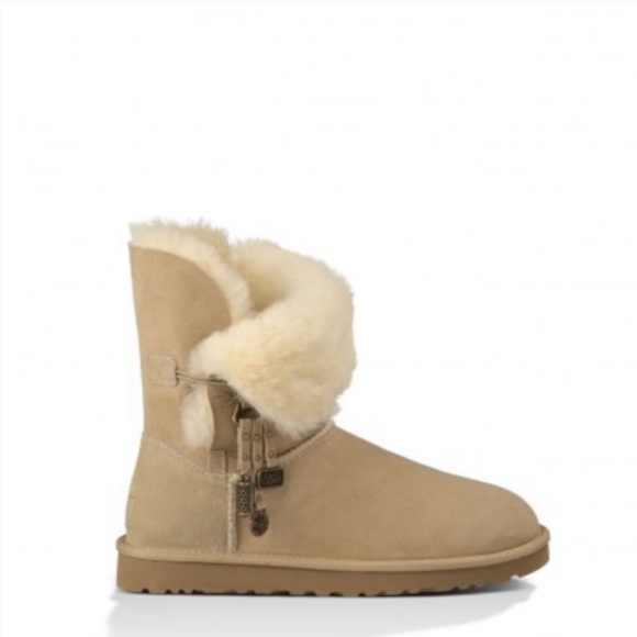 UGG | AZALEA Cozy Winter Boots in Sand (Size 6) | NEW IN BOX Condition - Picture 5 of 16